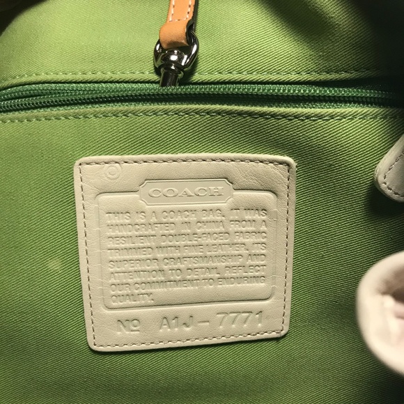 COACH "Hampton" Canvas and Leather bag - Picture 2 of 3